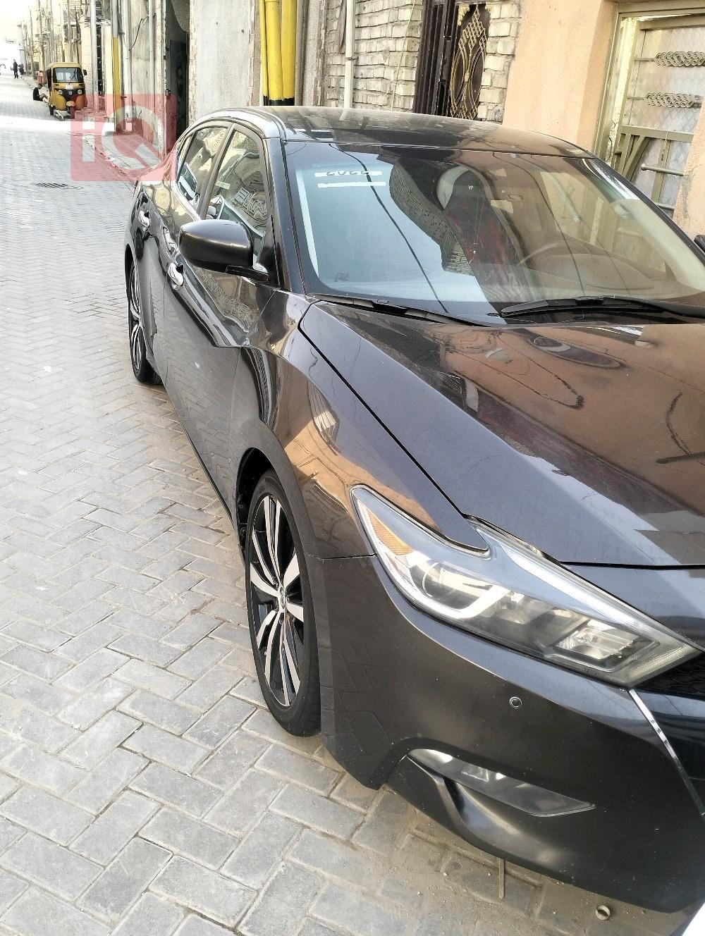 نيسان ماكسيما